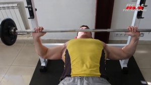 Жим штанги лежа техника. Как накачать грудь в зале