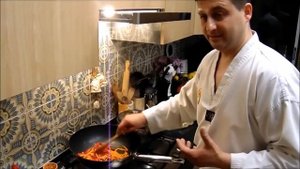 Овощи с куриной грудкой на сковородке Вок!