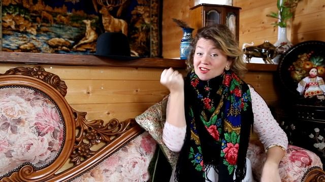 ХВАТИТ НОСИТЬ РУССКИЙ ПЛАТОК СЕДЛОМ!!! Коллекционная шаль 70 - х годов. Сбор ореха в саду. смотреть онлайн