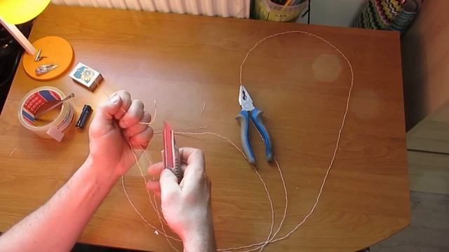 Как сделать самый простой электромагнит? How to make the simplest electromagnet? смотреть онлайн