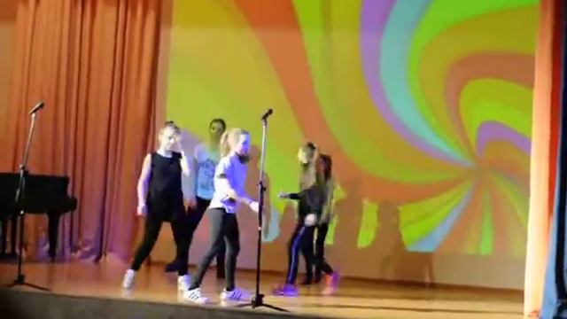 Светино выступление 8 марта в школе смотреть онлайн