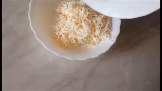 Омлетный рулет с оригинальной начинкой