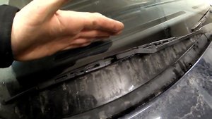 Дворник теперь не бьёт по капоту БМВ е34