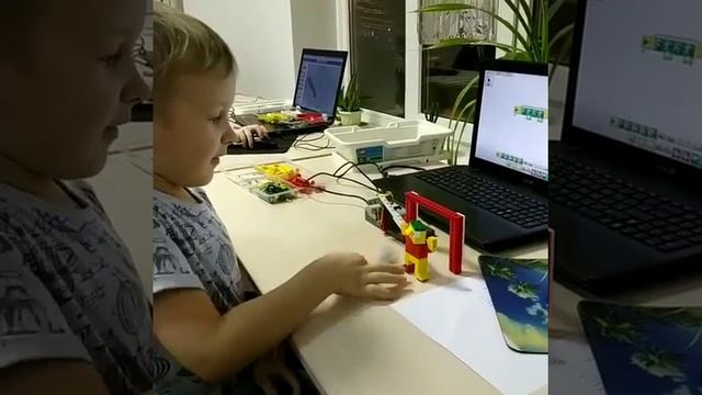 Робототехника для детей. Модель "Вратарь". Клуб "Электрон"