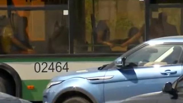 Скованные одной пробкой: Некрасовка стала невыездной смотреть онлайн