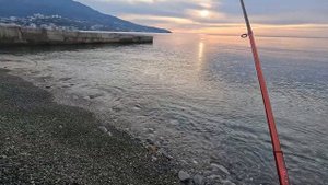 ?АЖ УДОЧКА  ТРЕЩАЛА. Ловля Форели. Рыбалка на Черном море. Крым. Ялта