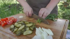 ПРОСТО! БЫСТРО! ВКУСНО! / Салат-закуска из солёных ОГУРЦОВ!