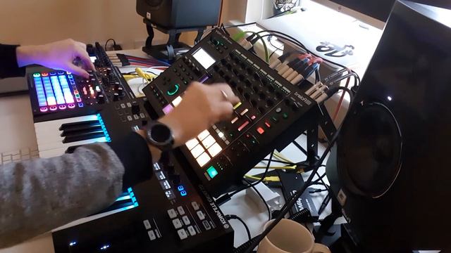 psyxmik jam session #acid #monostation #mc707 #rolandgear #novation #mooeroceanmachine смотреть онлайн