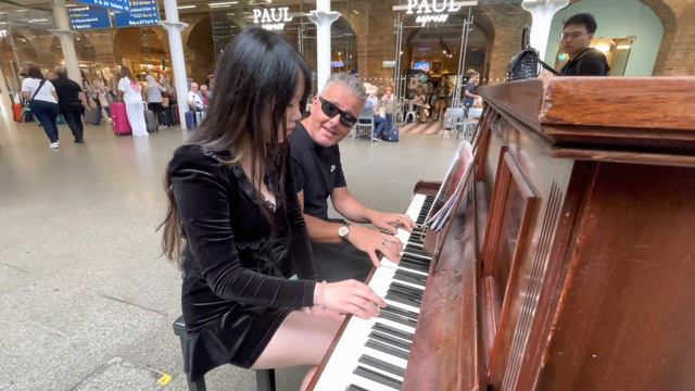 Chinese Girl’s Magical Classical Piano Duet смотреть онлайн