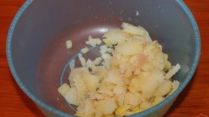 Оливье с курицей и свежим огурцом