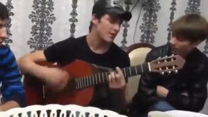 На свете роза одна цвела....