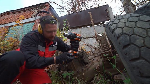 Обзор ударного гайковерта AEG BSS18HTF12B6-0 смотреть онлайн