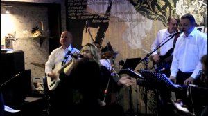 Выступление ВИА "ГорПарк" в баре "5 океан". Встреча выпускников. (05.02.2022).mp4