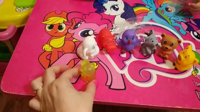 Мини-коллекция животных в яйце / Животное - липучка смотреть онлайн