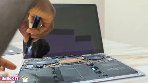 Fixed: Surface Laptop 3 Flashing Windows Logo