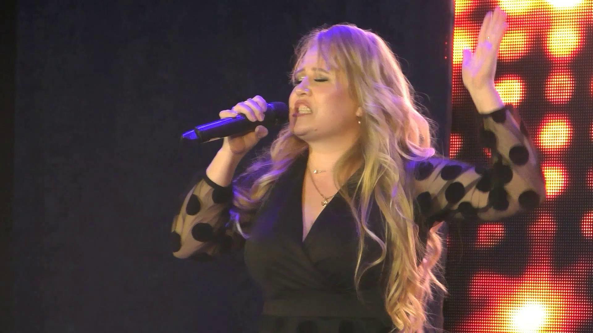 ветер пахнул чабрецом и смородиной песня