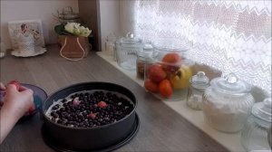 Кухен из замороженной черники и клубники!Просто и быстро в приготовление!