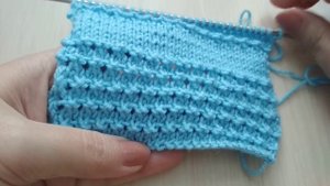 Простой узор спицами. Для детских вещей, пледов и др.