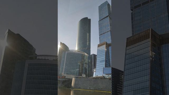 Новый речной транспорт Москвы - электрический водный трамвай. Вид на Москву Сити. #москва2024
