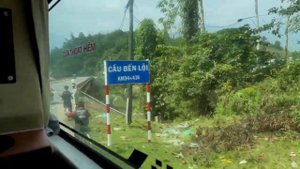 Слипбас: как устроен спальный автобус из Вьетнама?