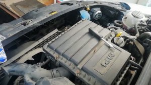 Замена салонного и воздушного фильтра Шкода Рапид 1.6 16V (Skoda Rapid)