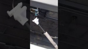 Скрип стеклоподъемника Шкода Рапид. Как снять карту двери Шкода Рапид.