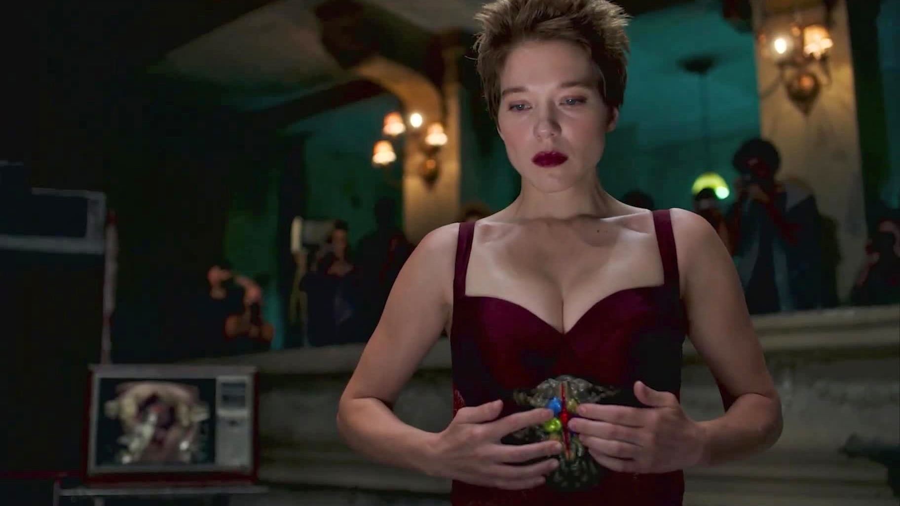 Преступления будущего — Русский трейлер (2022) смотреть онлайн