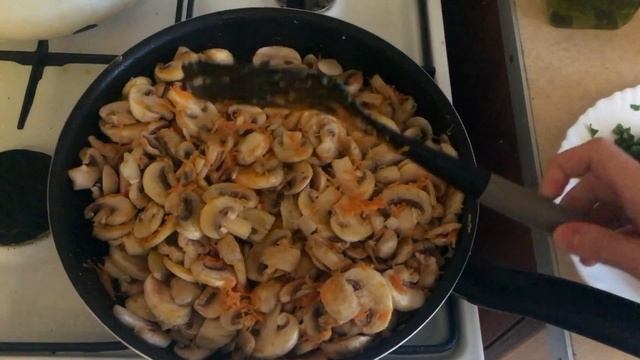 Самый простой постный грибной суп из шампиньонов смотреть онлайн