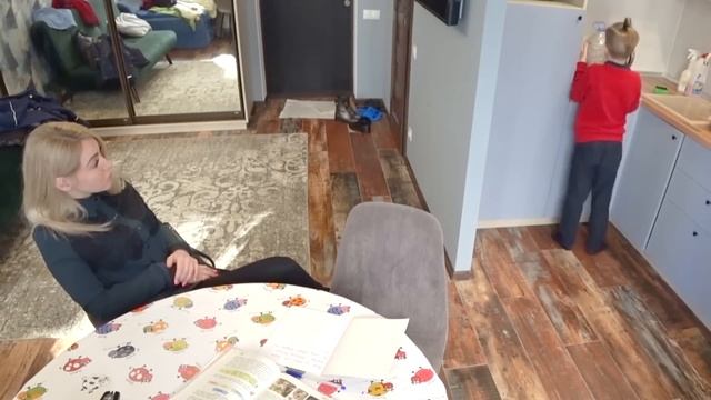 Няня ИЗБИЛА сына. Самая ЖЕСТКАЯ няня. Унижала ШКОЛЬНИКА но не знала про камеры. Проверка НЯНИ а4