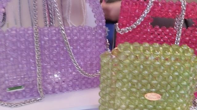 "Handmade Elegance: Stylish and Fashionable Accessories"
Ручная элегантность: стильно и модно