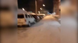 Южносахалинка показывает свой двор, в котором ТСЖ вычистило снег до асфальта