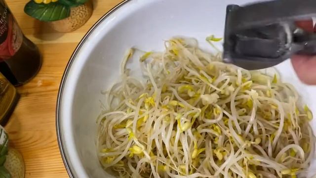 Салат из ростков маша. Как вкусно приготовить маш.
