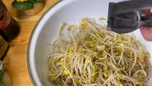 Салат из ростков маша. Как вкусно приготовить маш.