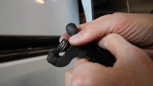 Sliding Door Roller Guide Replacement | Renault Master III | Door runner | VAN maintenance | VANred смотреть онлайн