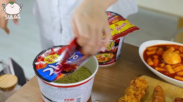 ASMR MUKBANG| 편의점 직접 만든 불닭볶음탕면 떡볶이 양념치킨 김밥 먹방 & 레시피 FRIED CHICKEN AND Tteokbokki EATING смотреть онлайн