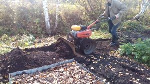 Работа отвалом для мотоблока