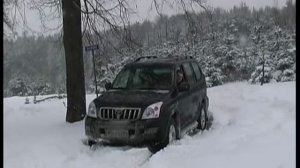 Toyota Land Cruiser Prado 120 snow Stock.wmv