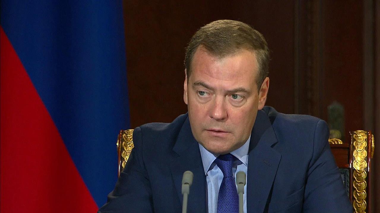 Дмитрий Медведев подписал постановление, которое у...овые требования при перевозке детей в автобусах