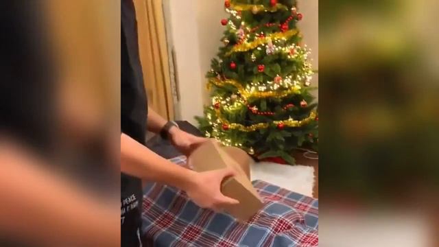 Дима Масленников запустил свой мерч.