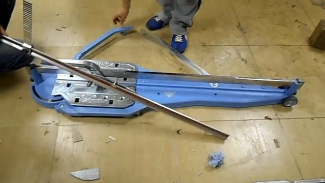 Un-boxing the "new" Sigma 32em Tile cutter - Tilersforum.com смотреть онлайн