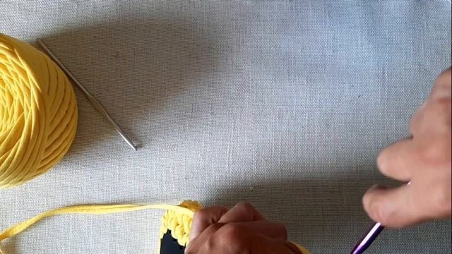 Три рисунка крючком из трикотажной пряжи.Three crochet patterns from knitted yarn. смотреть онлайн