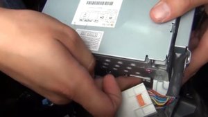 Установка адаптера Yatour на Mazda 6 2006, 2007, 2008 USB SD AUX iPhone