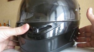 Mотоциклетный шлем после падения.