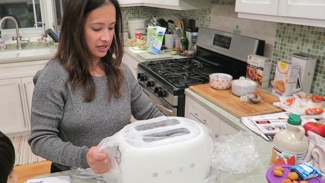 Unboxing Smeg 2-Slice Toaster! смотреть онлайн