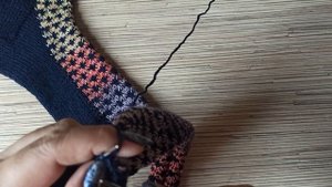 НЕСКУЧНЫЕ НОСКИ. №3 Носки на двух спицах с ленивым жаккардом