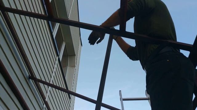 ДЕЛАЕМ С ЖЕНОЙ НАВЕС к дому 2 на 7 метров ИЗ ПРОФЛИСТА. Часть 1.