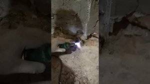 Демонтаж чугунной канализационной трубы