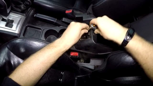 Как подтянуть трос ручника Mitsubishi Pajero Sport 2008-2016 год смотреть онлайн