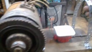 Самодельный нагнетатель или маслоотсос.