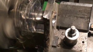 Расточка опоры на токарном станке 1п611